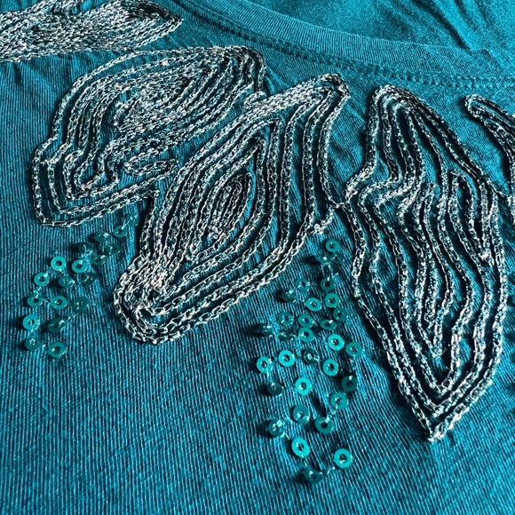 NY&CO sequin and metallic detail tee - Picture 4 of 5